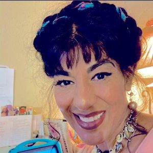 Meet your Posher, Eunice